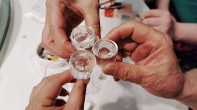 ​白酒和可乐能一起(白酒和热可乐能一起喝吗)