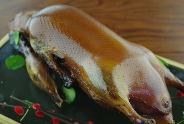 北京烤鸭发源地，北京烤鸭原材料来自何处？图2