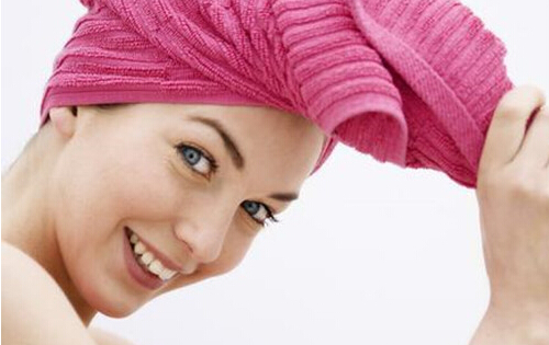 醋可以洗头发怎么用,怎么白醋洗头发干净图7