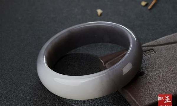 怎样鉴别和田玉,怎样鉴别和田玉的真假最简单办法图2