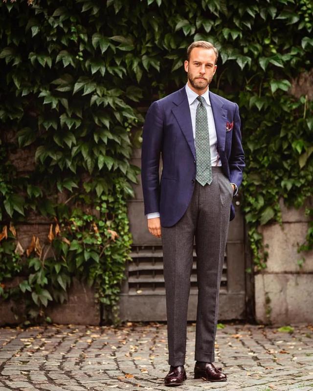 美式复古oversize穿搭男生冬季（AndreasWeinas万千绅男心目中的北欧穿搭典范）(15)