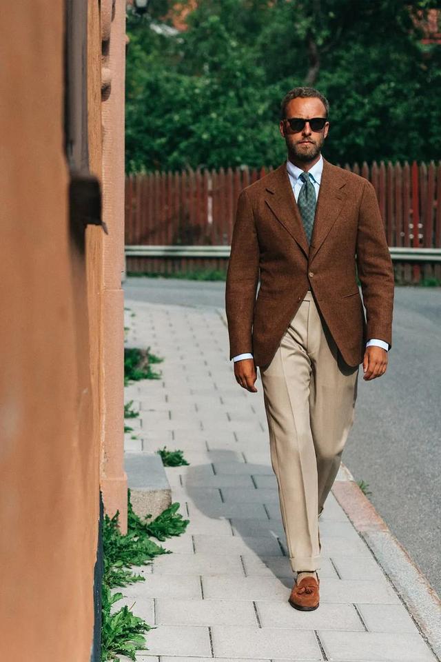 美式复古oversize穿搭男生冬季（AndreasWeinas万千绅男心目中的北欧穿搭典范）(6)