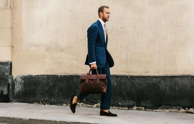 美式复古oversize穿搭男生冬季（AndreasWeinas万千绅男心目中的北欧穿搭典范）(2)