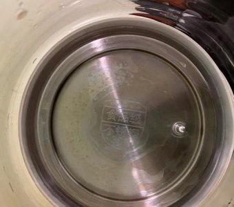 ​不锈钢壶烧干变色了还能用,不锈钢水壶烧干了变色还能用吗