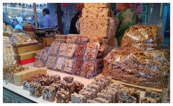 外地人惧怕的切糕,在新疆本地只要60元一斤,网友却称“伤不起”