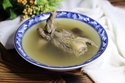 ​压力大掉头发怎么办吃什么（工作压力大掉头发不要慌，经常吃它，头发乌黑亮丽