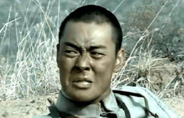 因拍戏弄瞎眼睛,曾经抑郁自杀失败两次,今以女装亮相成流量王