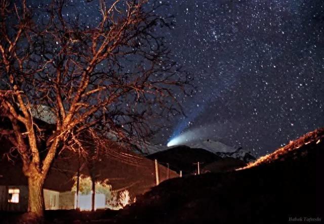 还记得九几年的那颗彗星吗?海尔波普彗星,永恒的经典!