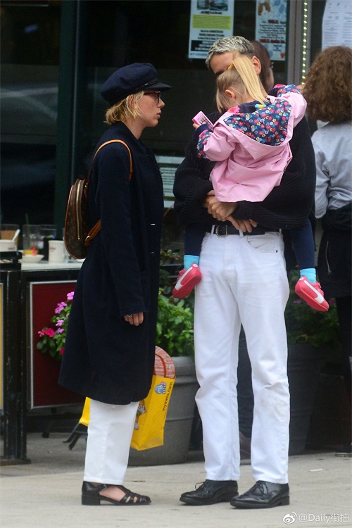 死侍变成前前夫!“黑寡妇”斯嘉丽与二婚丈夫离婚