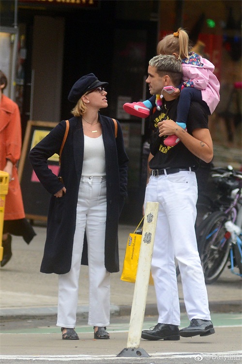 死侍变成前前夫!“黑寡妇”斯嘉丽与二婚丈夫离婚