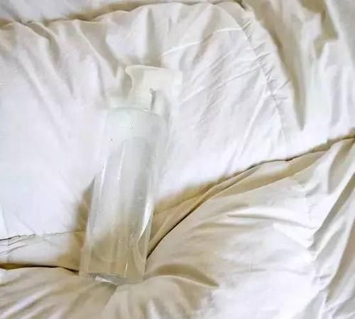 被子落了灰尘怎么办,梦见家里有很多尘土