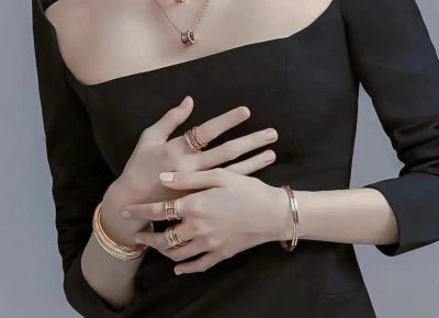 ​爱情是把双刃剑，用不好，伤人又伤已