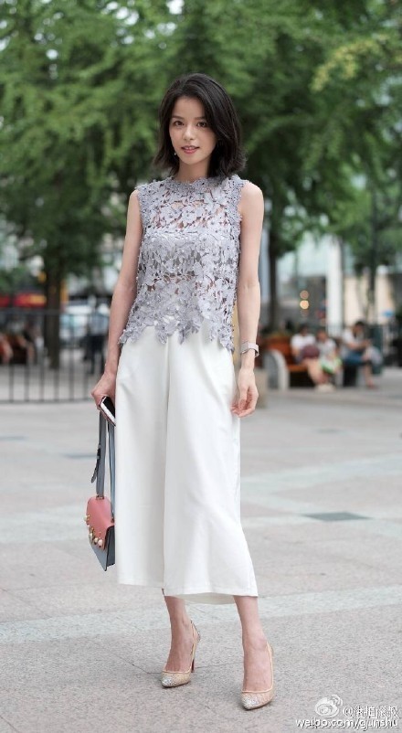 街拍杭州时尚美女，个个亭亭玉立