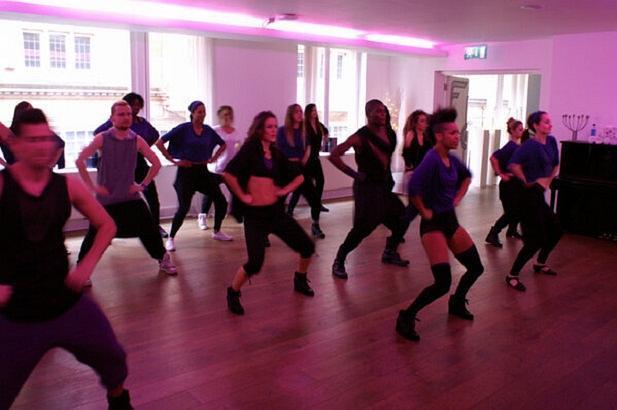 多米尼克·蒂珀个人资料写真作品