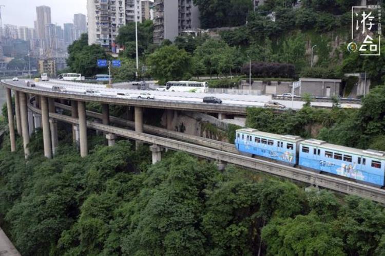 重庆轻轨还是单轨,单轨列车和轻轨的成本