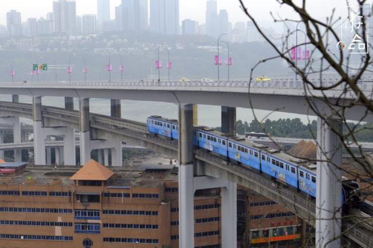 重庆轻轨还是单轨,单轨列车和轻轨的成本