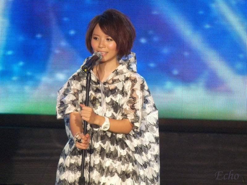 黄雅莉个人资料（黄雅莉罕曾与老公异地恋13年）