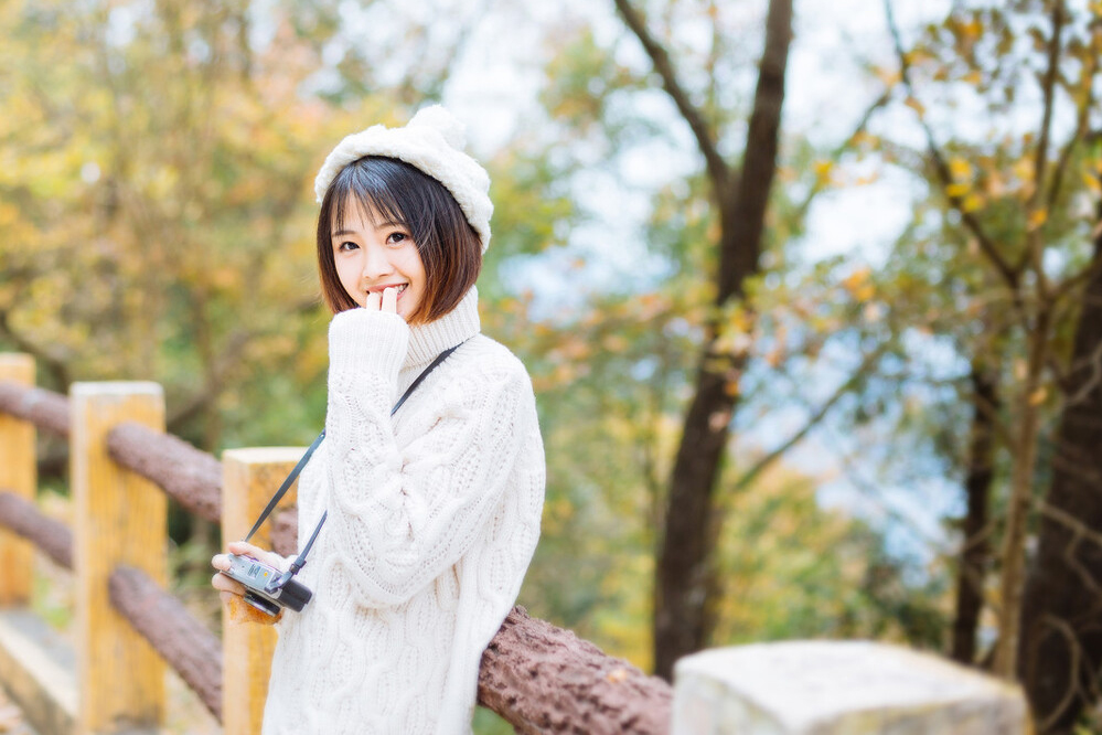 女生暗恋你的时候有什么眼神暗示（女同事暗恋你最准的表现）(图7)