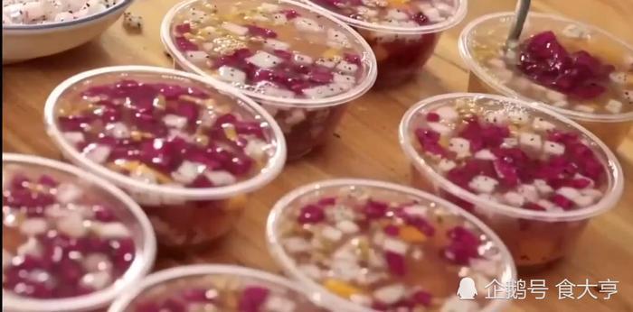 广东南澳岛有一种“海石花”,三块钱一碗,还下很多水果