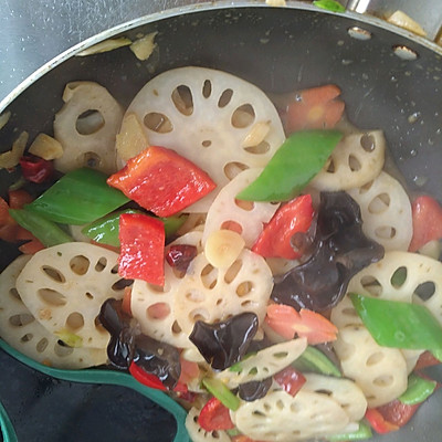 藕片怎么炒好吃（东古家味美食家常炒藕片）