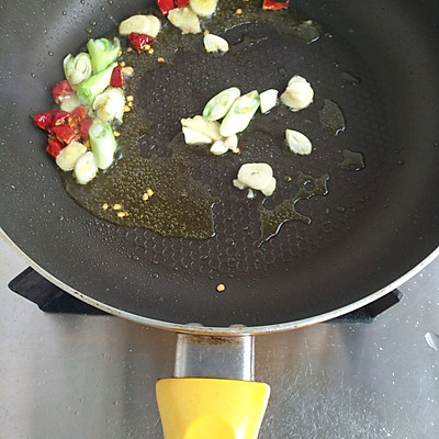 藕片怎么炒好吃（东古家味美食家常炒藕片）