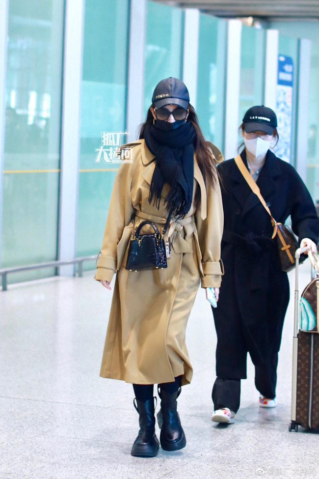 刘亦菲回国机场路透 不愧是神仙姐姐！ 