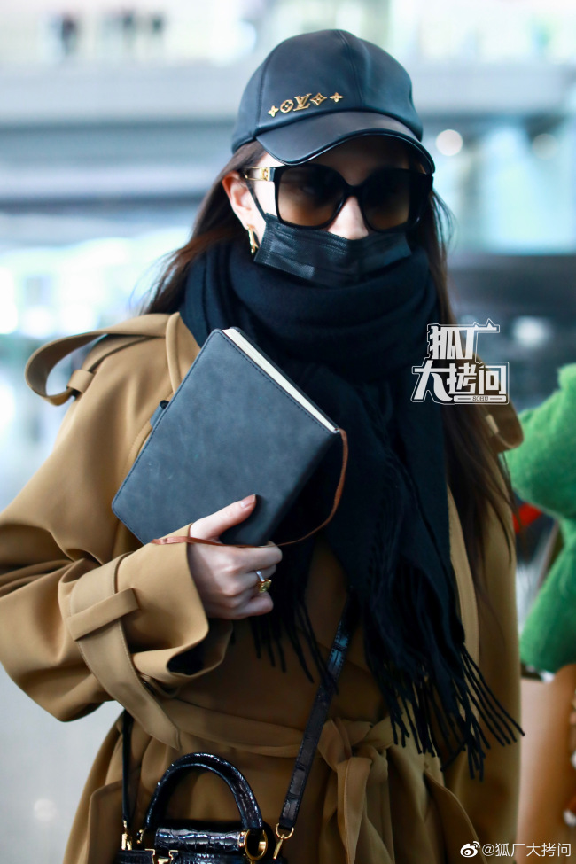 刘亦菲回国机场路透 不愧是神仙姐姐！ 