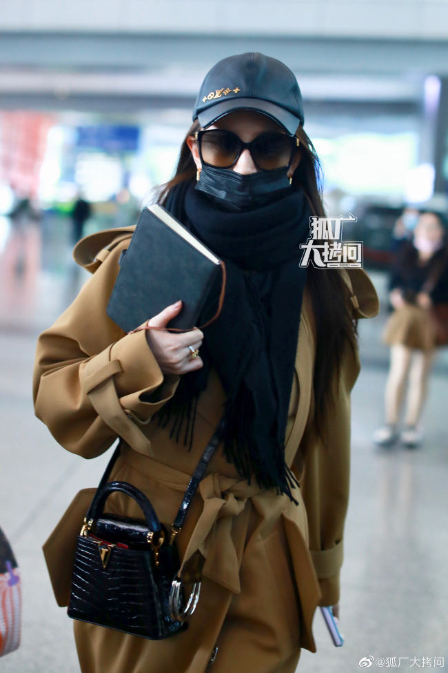刘亦菲回国机场路透 不愧是神仙姐姐！ 
