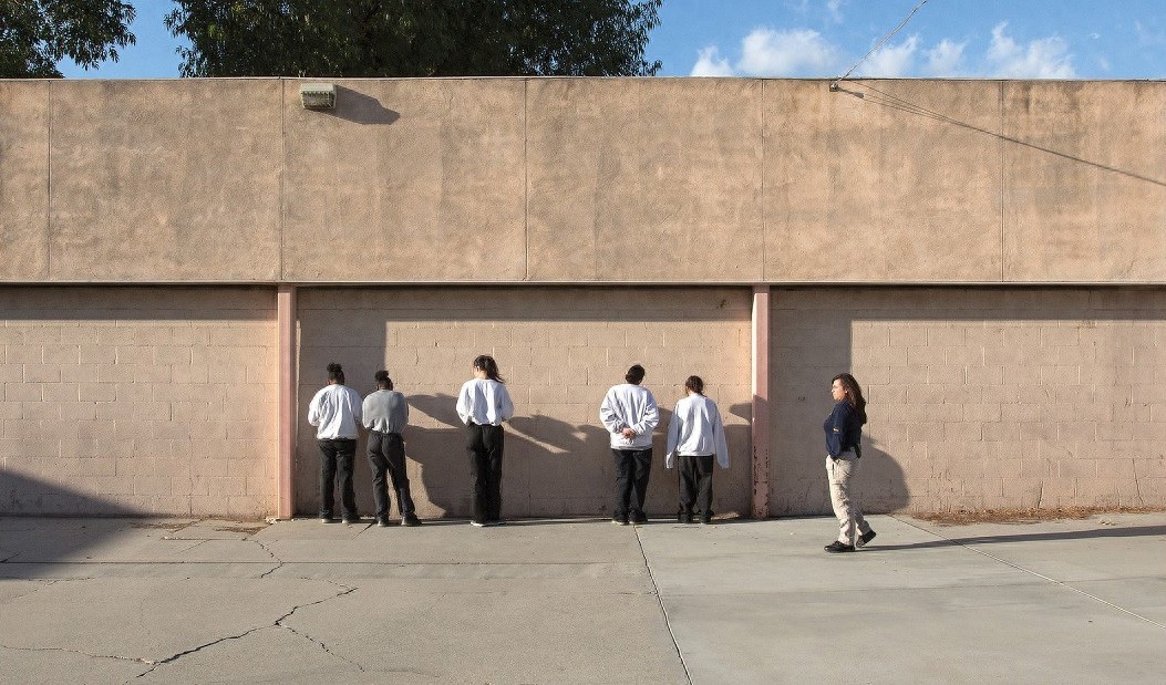 记录美国少管所里，那些缺爱少女的真实状态