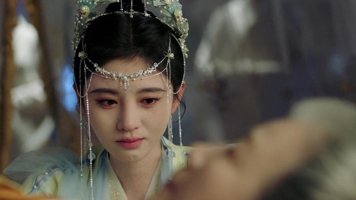 同样是“祖母”出意外，赵丽颖感染力超强，而“她”却尴尬到想笑