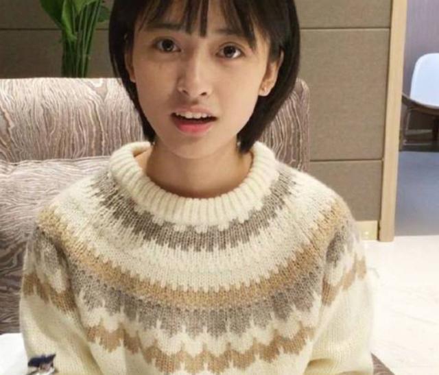 《小美好》为啥她是女主，看完这些照片就知道了，不火那是不可能