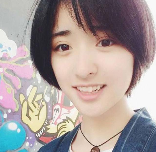 《小美好》为啥她是女主，看完这些照片就知道了，不火那是不可能