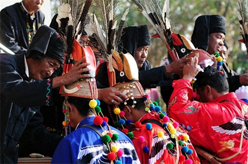 景颇族的传统节日：目瑙纵歌