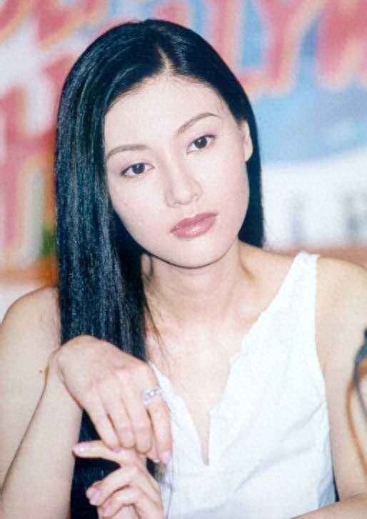 李嘉欣：从拜金小三到人生赢家，香江第一美人的传奇人生