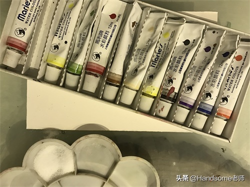 儿童创意美术：肌理画--九千九百九十九岁的老奶奶