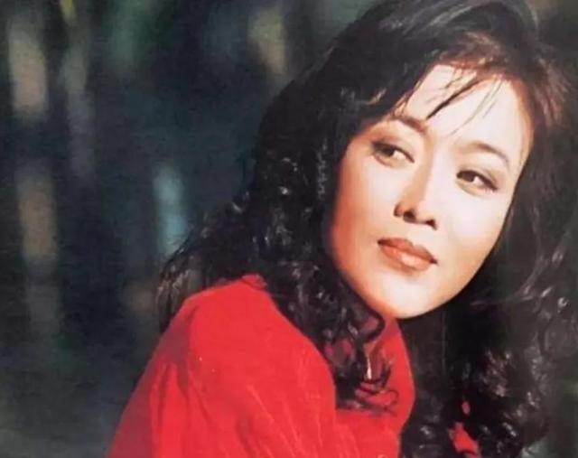 打了多次胎的女明星丁嘉丽(丁嘉丽和孙红雷的情爱纠缠)