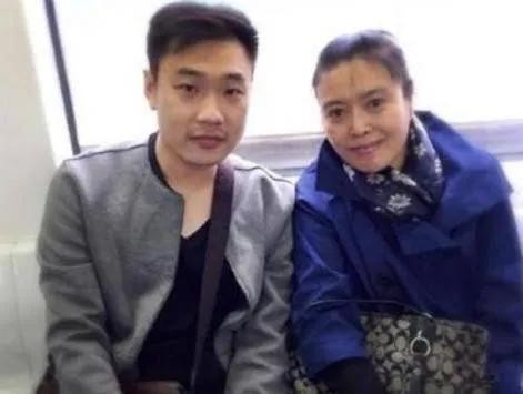 打了多次胎的女明星丁嘉丽(丁嘉丽和孙红雷的情爱纠缠)