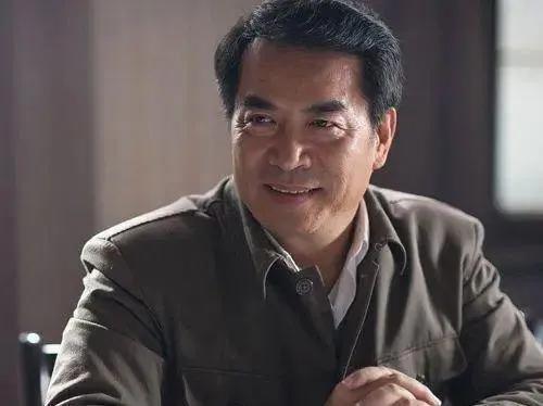 何晴个人资料简介（51岁患癌被二婚老公宠上天）(25)