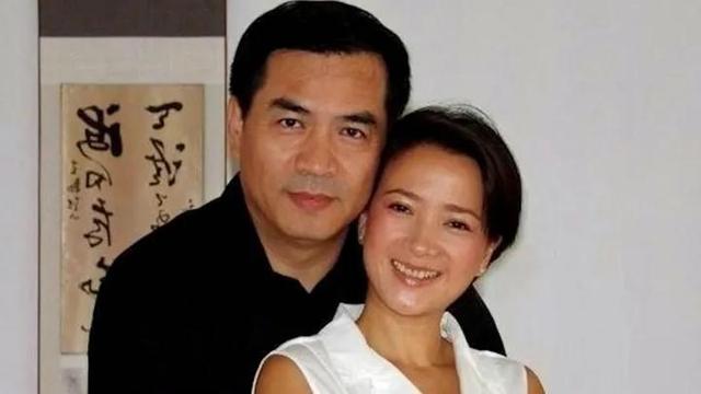 何晴个人资料简介（51岁患癌被二婚老公宠上天）(24)