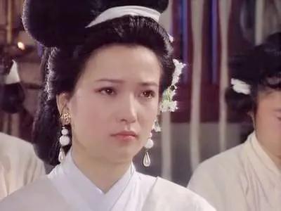 何晴个人资料简介（51岁患癌被二婚老公宠上天）(15)