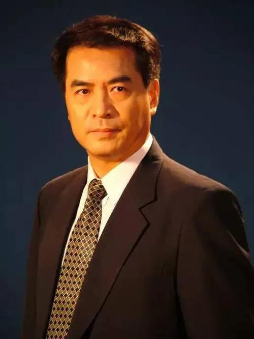 何晴个人资料简介（51岁患癌被二婚老公宠上天）(26)