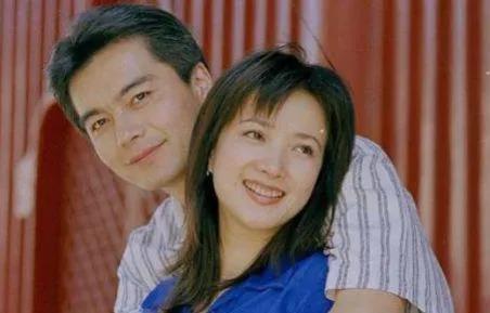 何晴个人资料简介（51岁患癌被二婚老公宠上天）(17)