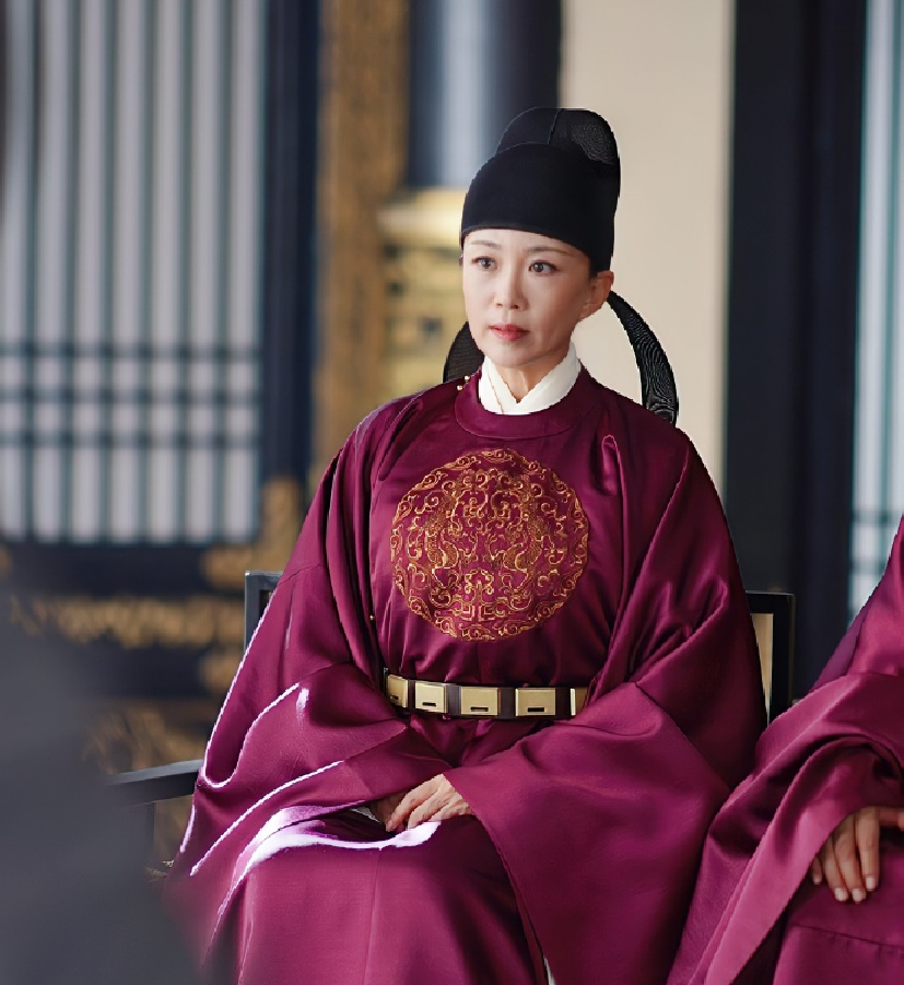 毕业就结婚的国家一级演员马丽，与丈夫恩爱30余年生子，幸福美满