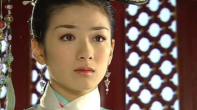 《还珠格格3》中小燕子为什么不再讨喜？这个锅黄奕不背